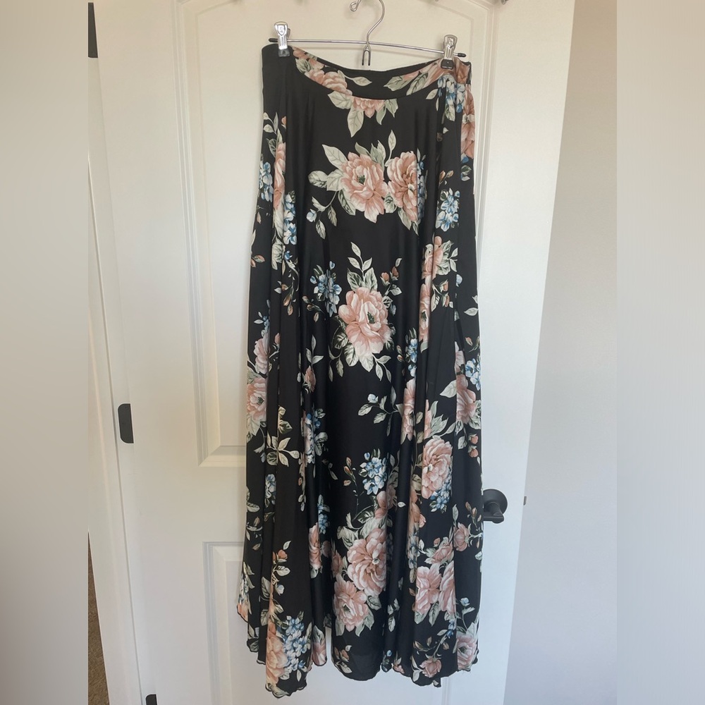 Aakaa Floral Maxi Skirt